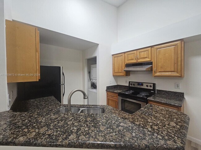 Foto del edificio - 9999 Summerbreeze Dr
