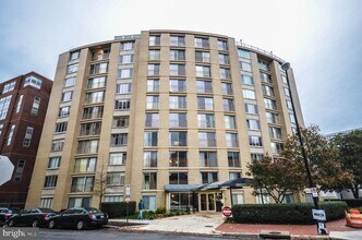 Building Photo - 1239 Vermont Ave NW