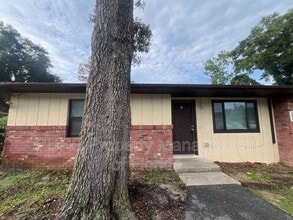 Building Photo - 3650 NE 41 St