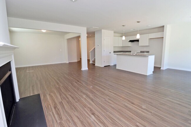 Building Photo - Beautiful Home in PRIME Lexington location!