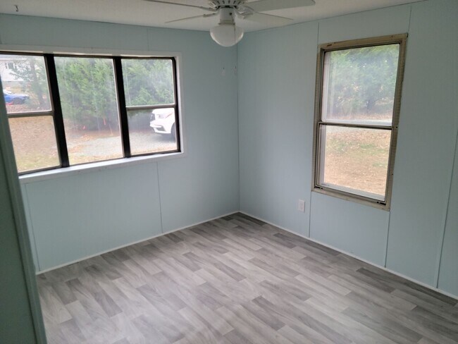 Building Photo - 29 Waterview (lake house)