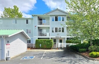 Building Photo - 18621 Blueberry Ln