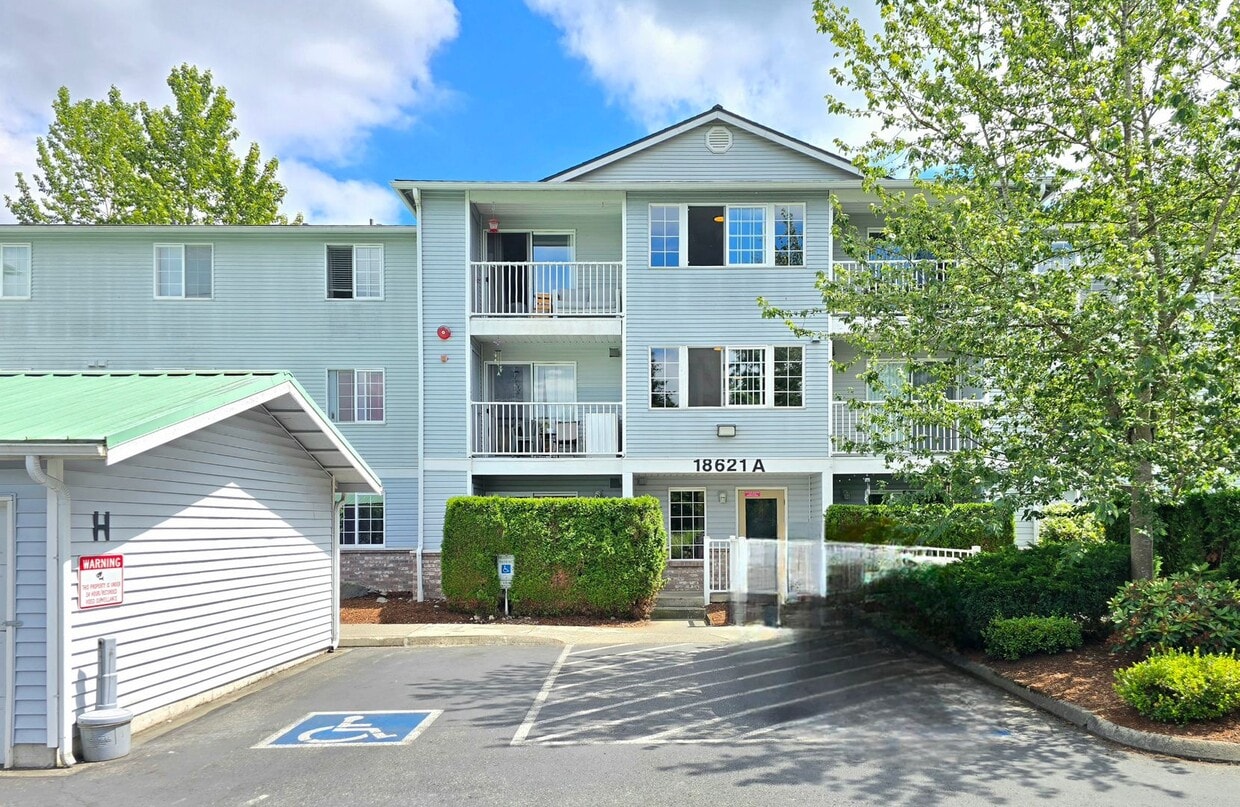Primary Photo - 18621 Blueberry Ln