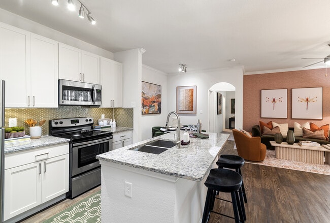 Building Photo - Cortland MacArthur