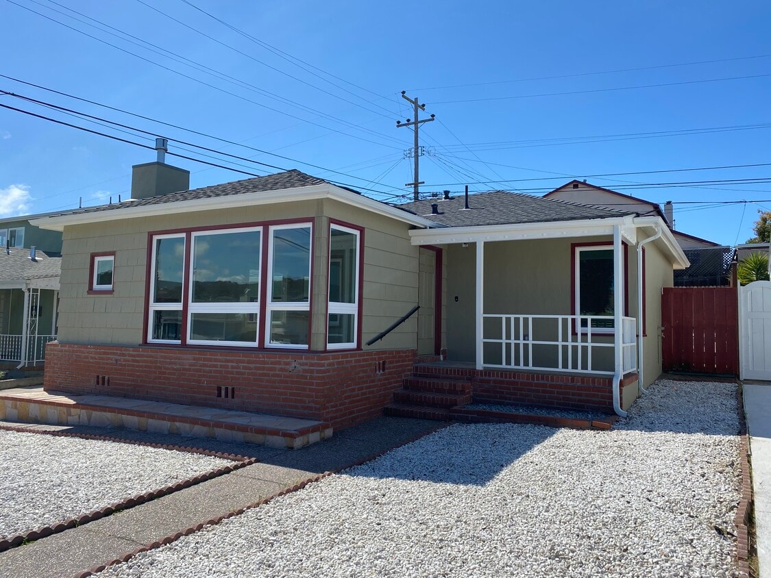 Front of House - 232 Hazelwood Dr