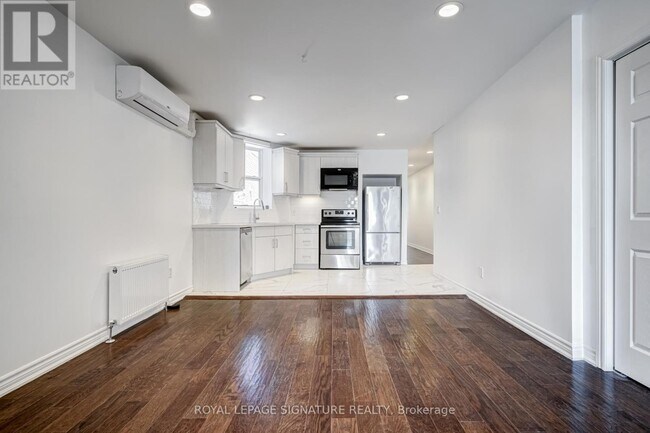 Photo du bâtiment - 1116 College St