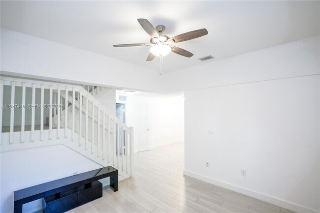Foto del edificio - 350 NW 19th Terrace