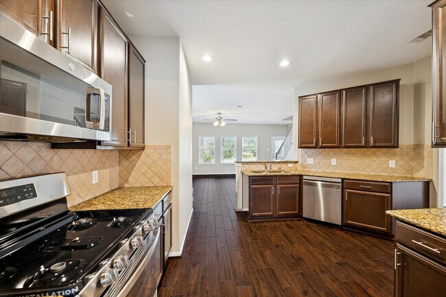 Foto del edificio - 15326 Knotty Chestnut St