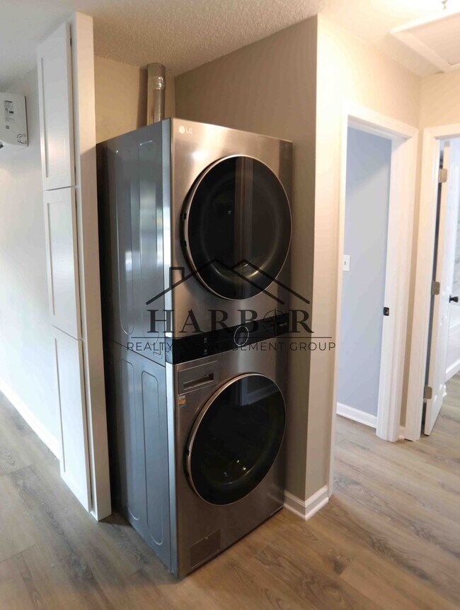 Foto del edificio - Fully Renovated 2 Bedroom!