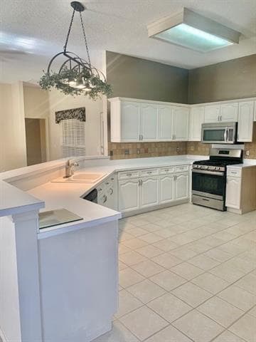 Building Photo - 711 Rolling Hills Dr