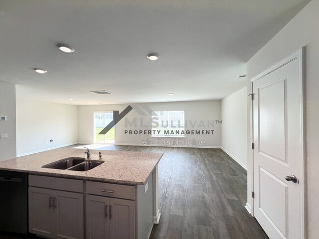 Building Photo - 2932 Egert Dr