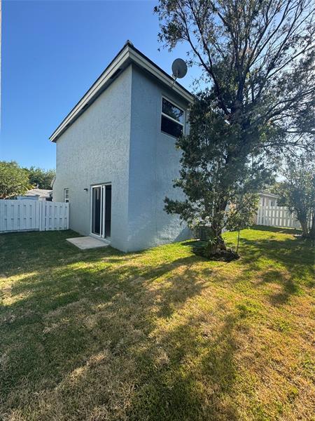 Foto del edificio - 9929 NW 9th Ct