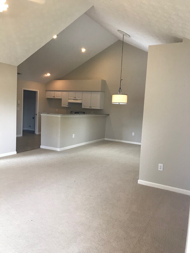 Building Photo - 4402 Orchard Trce