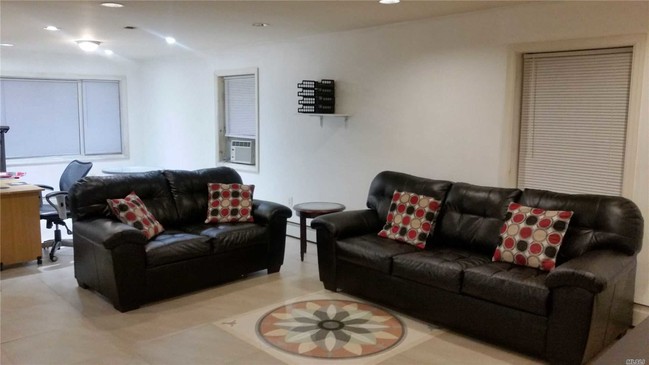 Foto del edificio - 101-11 159th Ave