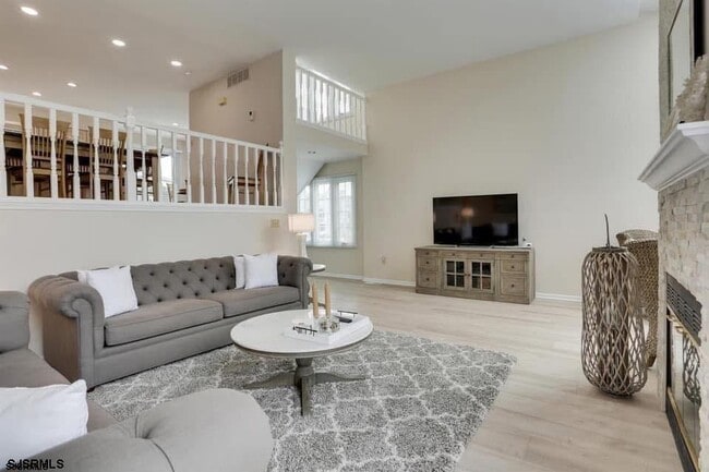 Building Photo - 433 Albacore Ln