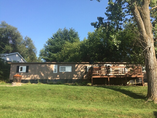 Building Photo - 3 Bedroom House Plattsmouth- Beaver Lake