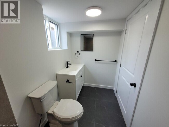 Photo du bâtiment - 132 E 31st St