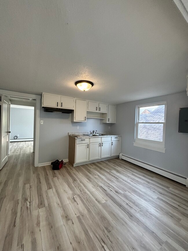 Building Photo - 1187 Simmons Ave