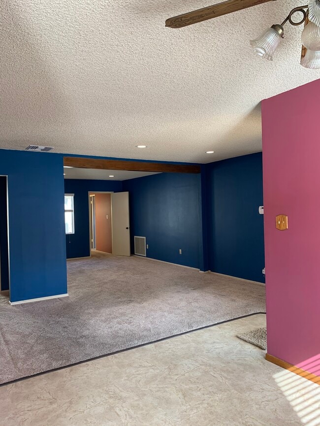 Foto del edificio - 1737 Voorhees Ave