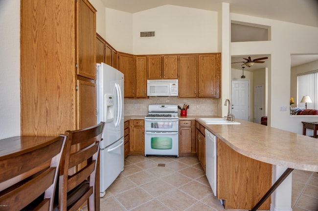 Foto del edificio - 6875 W Harrison St