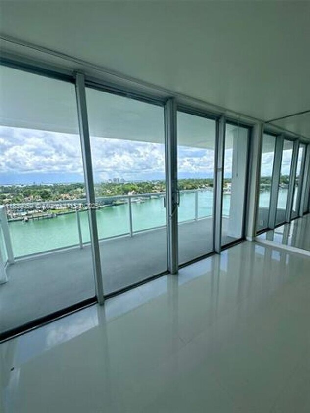 Photo - 5750 Collins Ave appt 10F (A11839059)