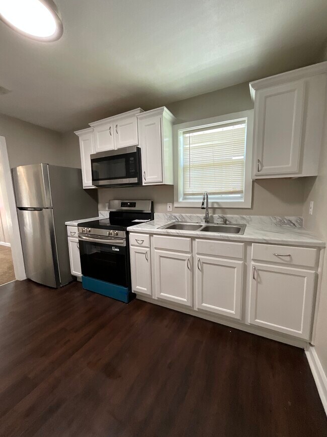 Kitchen - 4126 Sayers St
