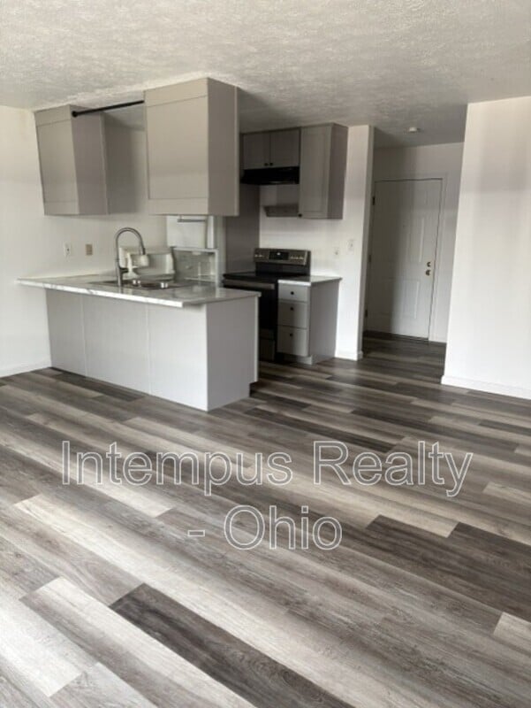 Foto del edificio - 5936 Callaway Cir