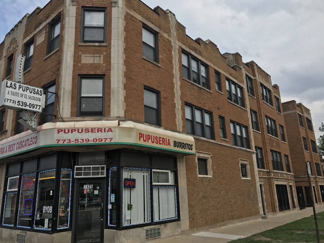 Primary Photo - 3121 W Lawrence Ave
