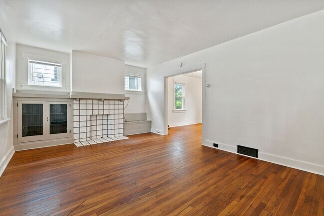 Foto del edificio - Updated 2 Bedroom Single Family Home In Be...