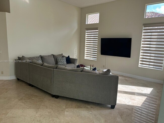 Foto del edificio - 19922 Dinner Key Dr