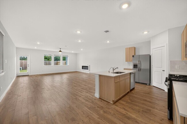Building Photo - 28126 Meadowlark Sky Dr