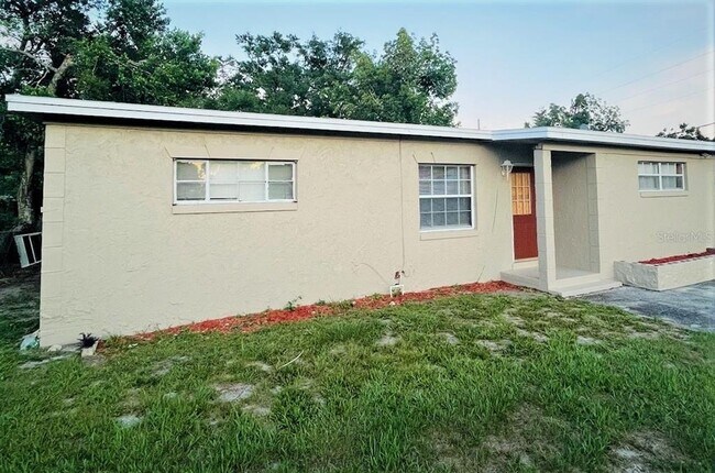 Building Photo - 1611 Pontiac Ct