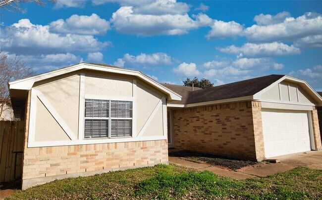 Building Photo - 7011 Zapata Dr