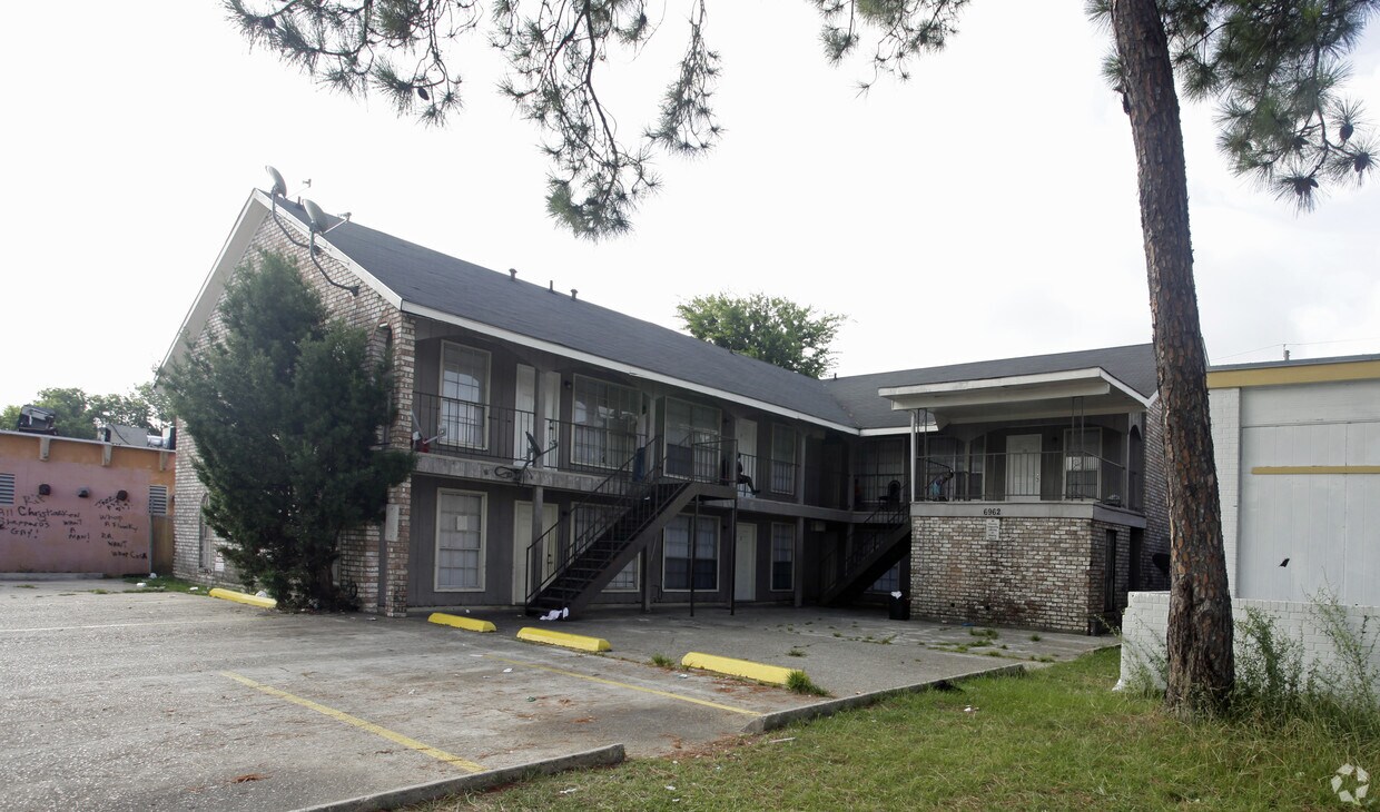 Primary Photo - 6962 Titian Ave