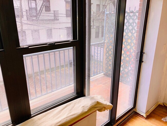 Foto del edificio - 104 Pulaski St
