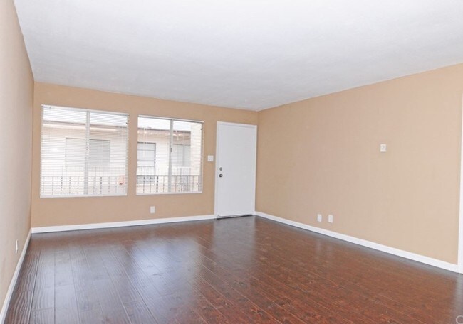 Building Photo - 5530 Ackerfield Ave