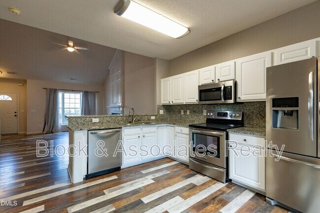 Foto del edificio - 301 Mannington Dr