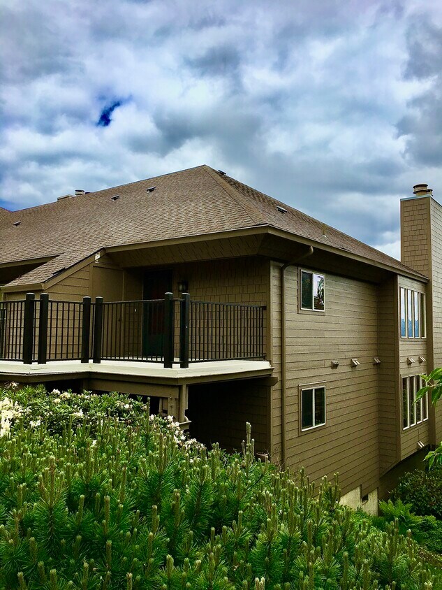 Primary Photo - 35 Rockridge Dr