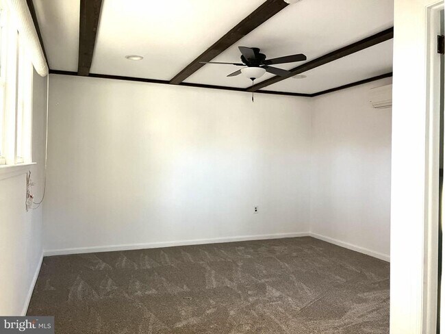 Foto del edificio - 131 N Main St