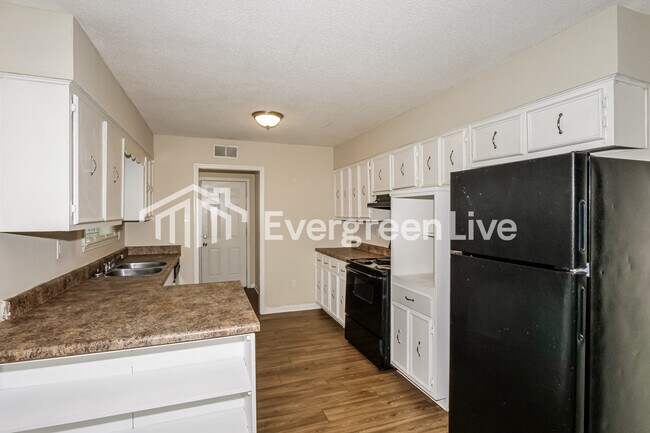 Foto del edificio - 3800 James Rd