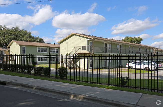 Foto del edificio - Parkside Gardens Apartments