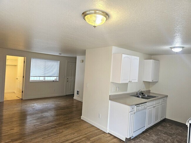 Building Photo - 2407 SE 90th Townhouse