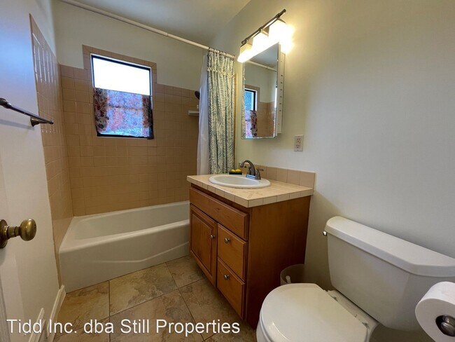 Building Photo - 3 br, 2 bath House - 1024 Montana Street