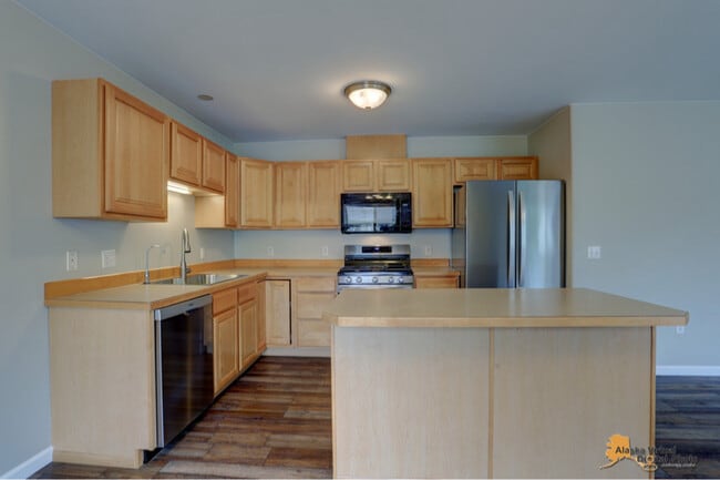 Building Photo - 2813 S Avalon Cir