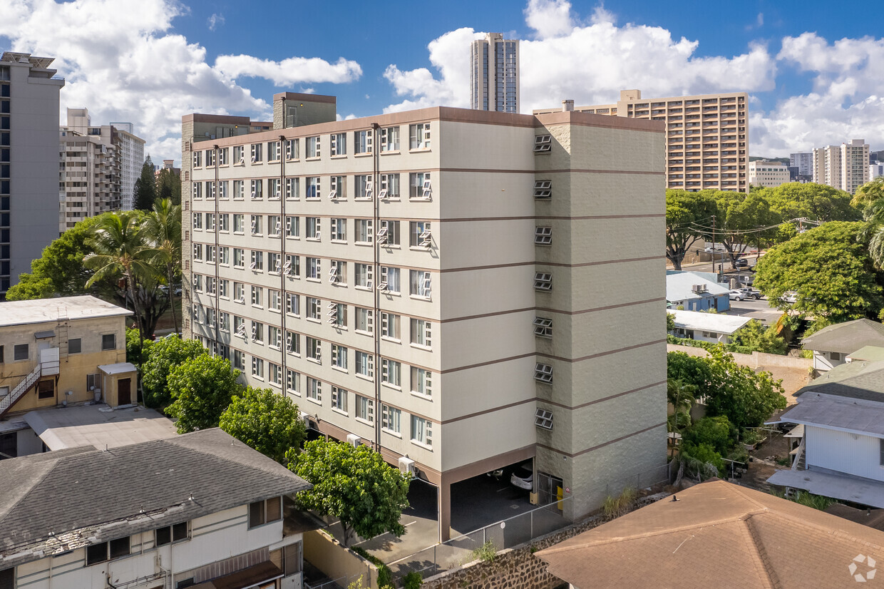 Primary Photo - Kalakaua Vista