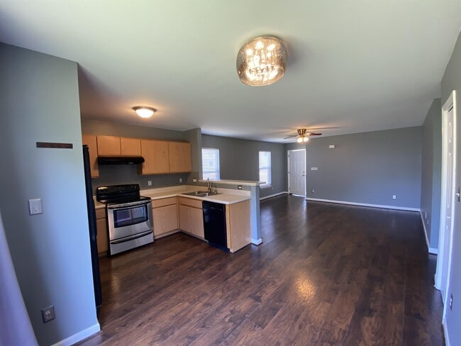 Building Photo - 3828 Satinleaf Dr
