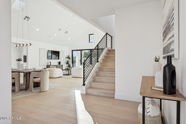 Foto del edificio - 6330 N 10th Dr