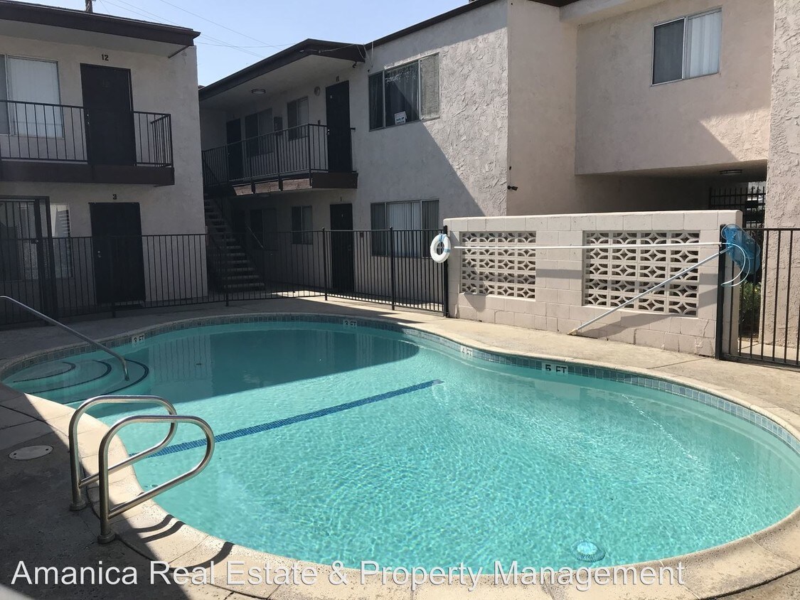 Primary Photo - 1405 E Lynwood Dr
