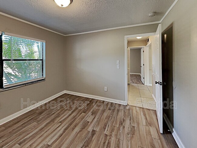Foto del edificio - 11701 Lynmoor Dr