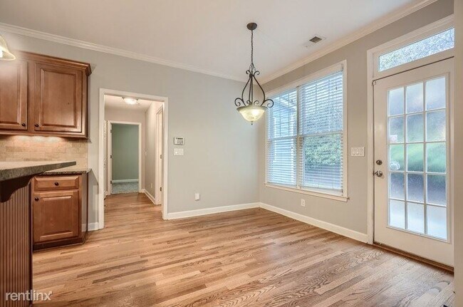 Building Photo - 5 br, 2.5 bath House - 974 Regal Hills Ln